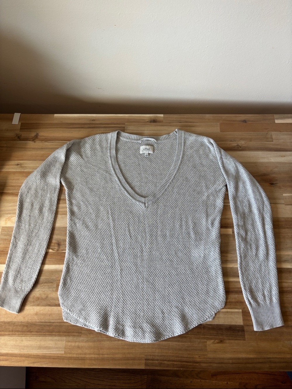 Silk-Cashmere Light Gray V-Neck Textured Knit Sweater